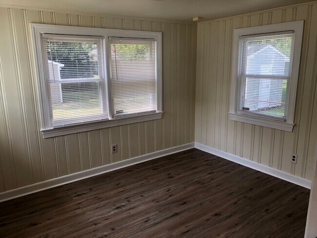 Building Photo - 3307 Chalfin Ave