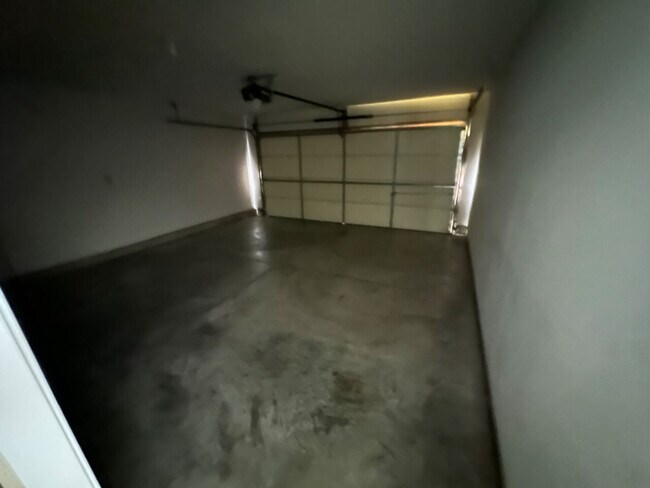 Building Photo - 11 Indian Cove Circle