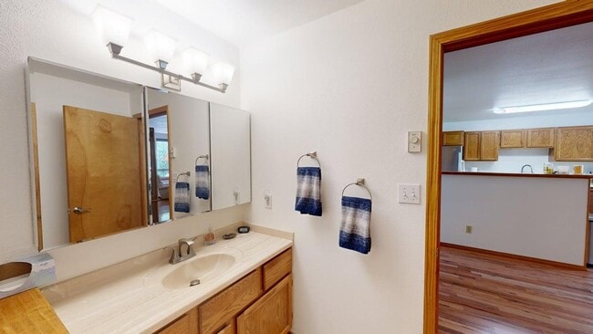 Building Photo - 005