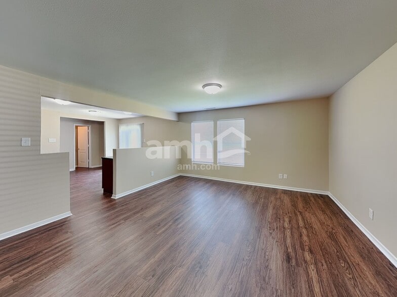 Building Photo - 3244 Underwood Dr