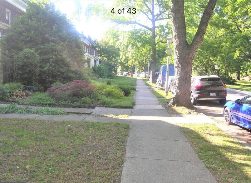 Tree-lined Wyman Parkway - 2926 Wyman Pky