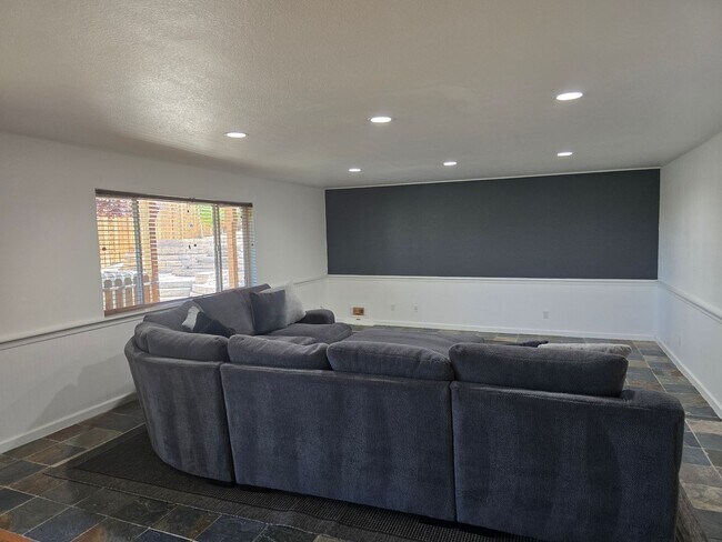 Building Photo - Spacious 5 Bedroom Home With Valley Views In SW Reno!
