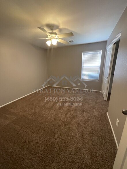 Building Photo - 22427 N Van Loo Dr