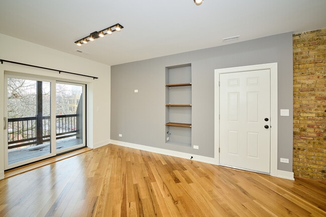 Building Photo - 5200 N Winthrop Ave