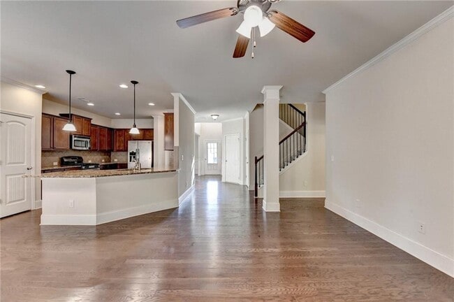 Building Photo - 1205 Apple Blossom Dr