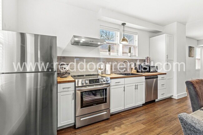 Building Photo - 1619 N Tacoma Ave