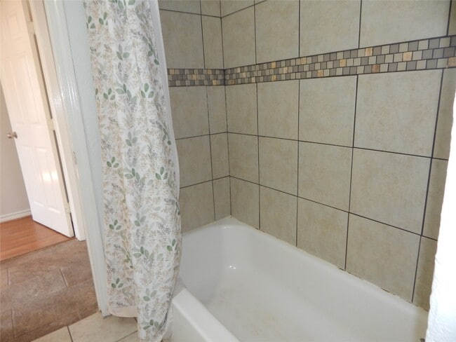 Building Photo - 206 Arnett Ln