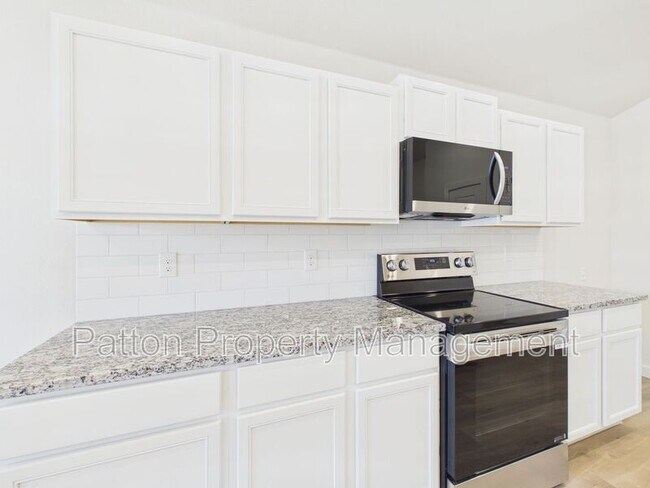 Building Photo - 3007 Farmyard Dr