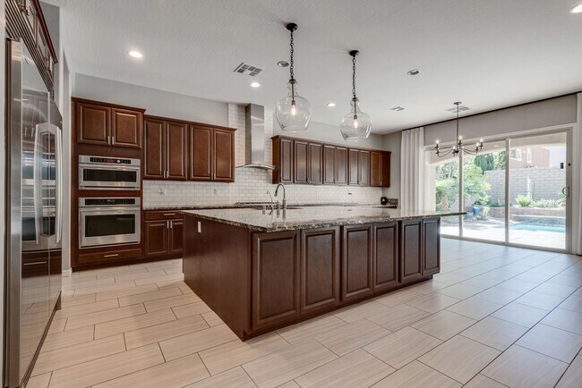Building Photo - Stunning Summerlin Rental on Private Cul-d...
