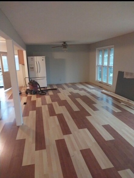 Building Photo - 1582 Main St