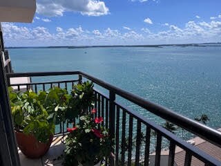 Building Photo - 540 Brickell Key Dr