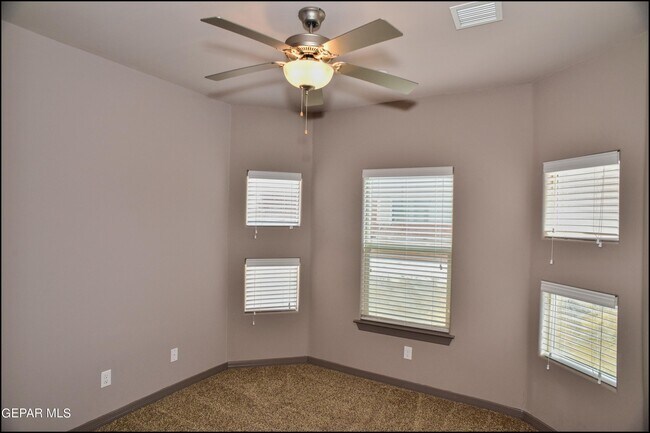 Building Photo - 14373 High Rock Dr