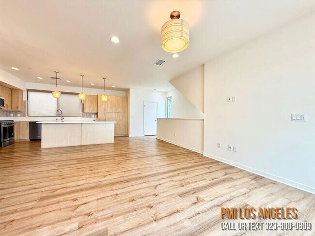 Building Photo - 10706 Octave Ln