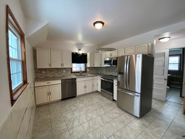 Building Photo - 79 19th St