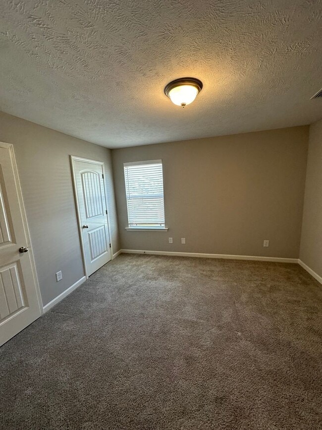 Building Photo - Beautiful 2 Bed 2.5 Bath Townhome *ZONED FOR BLACKMANS SCHOOLS*