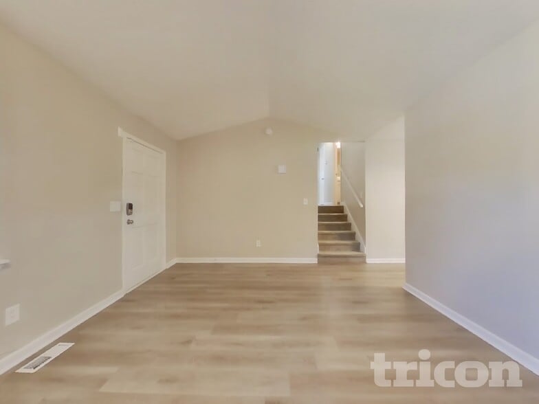 Building Photo - 17 Paces Meadows Dr