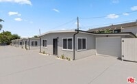 Building Photo - 2658 Santa Ana Ave