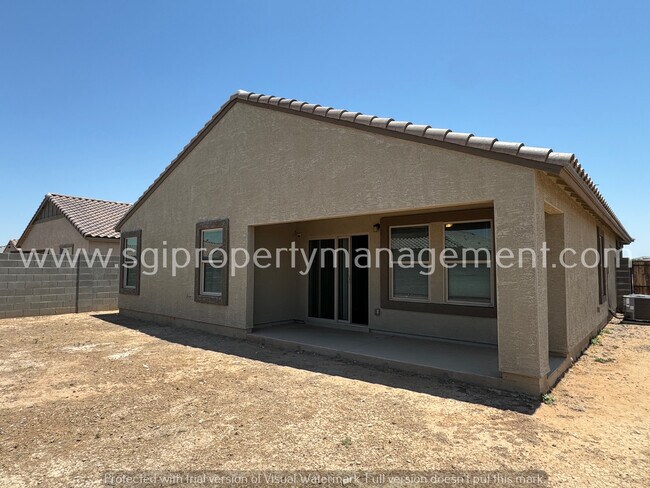 Building Photo - 2038 E Julian Dr