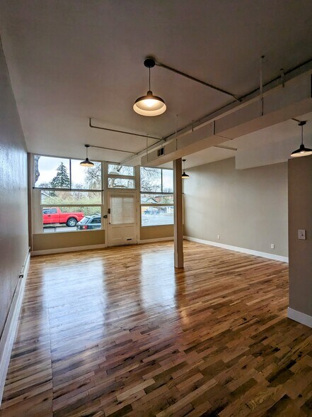 Building Photo - 4301 Yates St