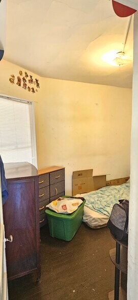 Building Photo - 3858 N St Louis Ave