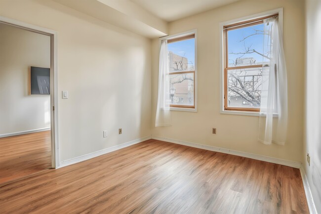 Building Photo - 618 Washington St