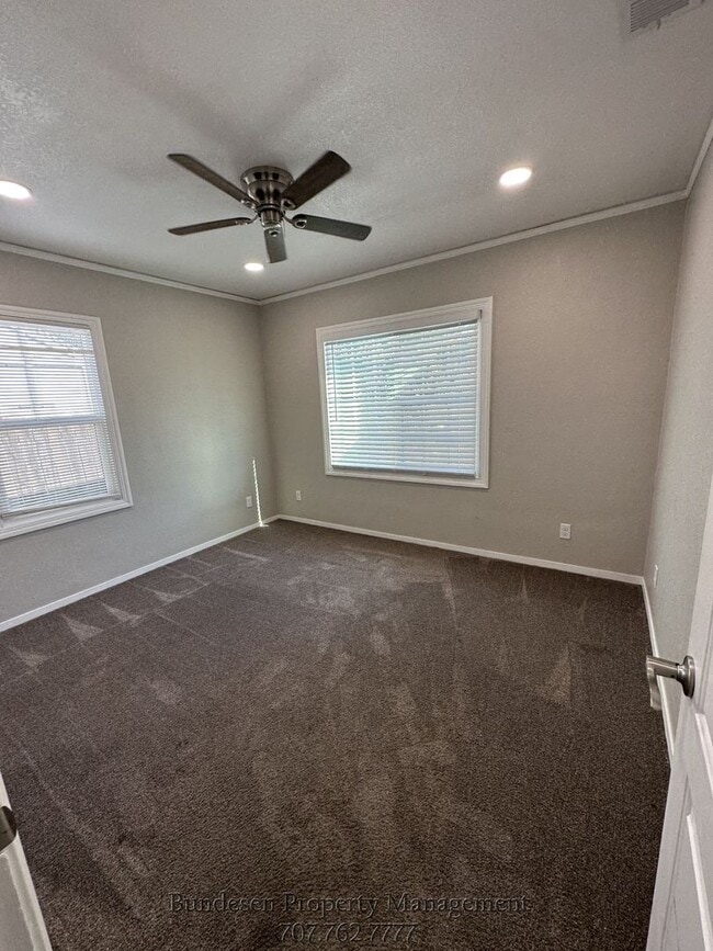 Building Photo - 409 N Washington St