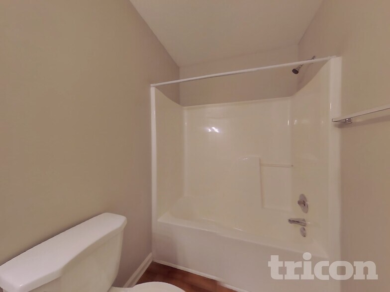 Building Photo - 302 Bethel Dr