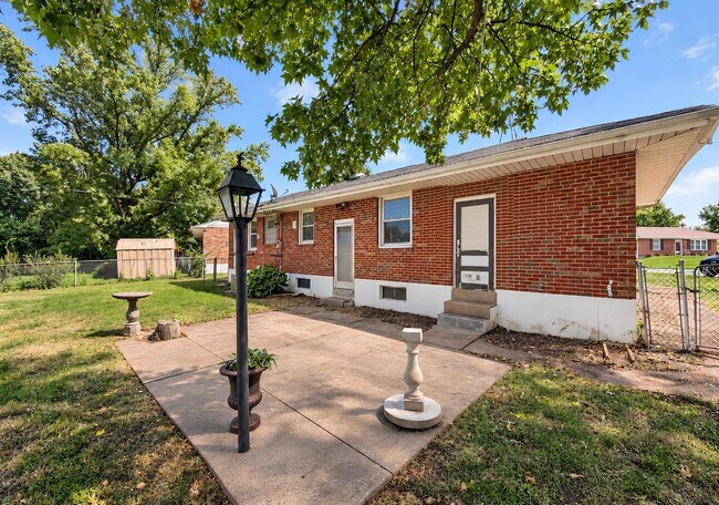 Building Photo - 1277 Waldorf Dr