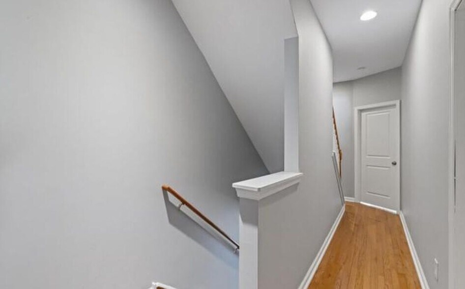 Building Photo - 1607 Manton St