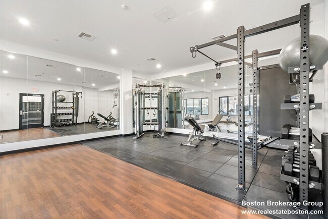 Building Photo - 600 Broadway