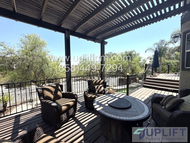 Building Photo - Gated Community Canyon Lake - Large 3 bedr...