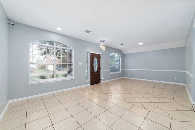 Building Photo - 16327 Dryberry Ct