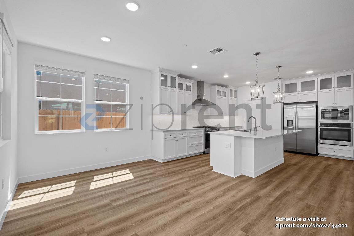 Building Photo - 331 Monastery Dr