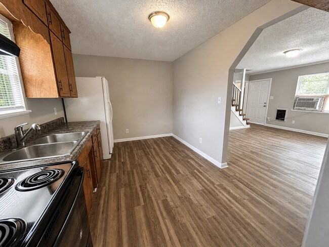 Building Photo - 109 West Ave