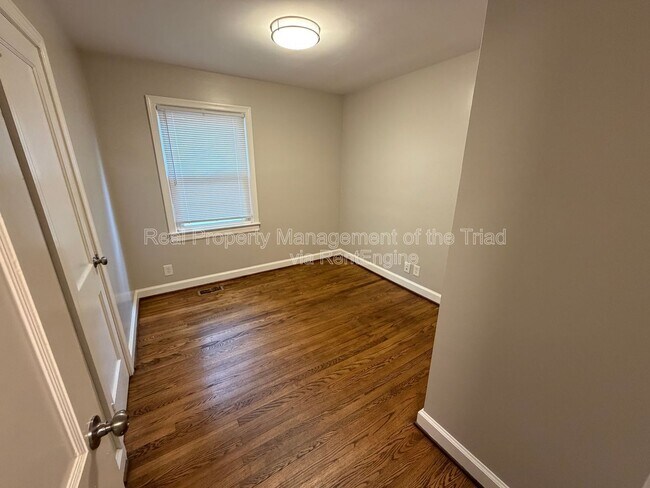 Building Photo - 2331 W Cornwallis Dr