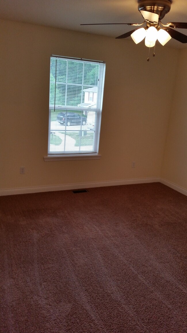 Building Photo - 3603 Zinnia Dr