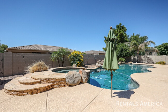 Building Photo - 3173 E Canyon Way