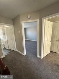 Building Photo - 3611 Ravenwood Ave