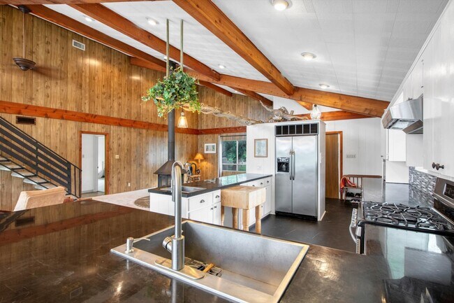 Building Photo - 6348 County Rd 659