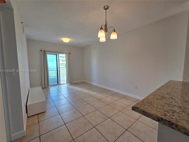 Building Photo - 471 NE 25th St