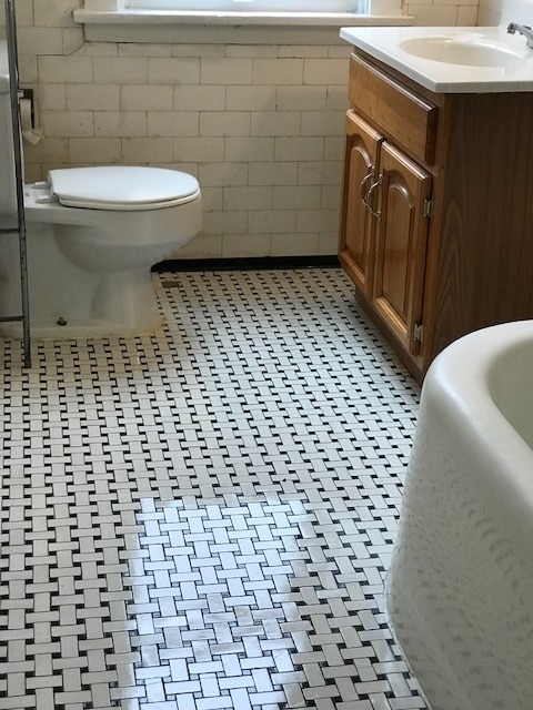 Bathroom - 2904 Espy Ave