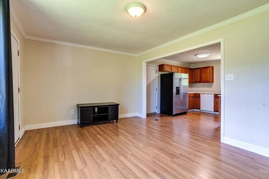 Building Photo - 4919 Coster Rd