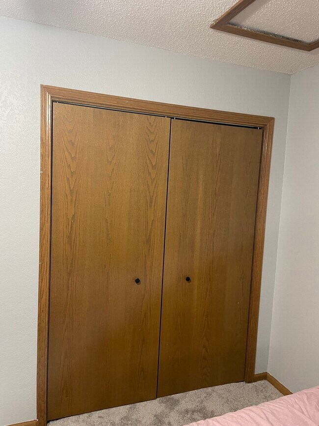 Building Photo - 185 Heather Ln