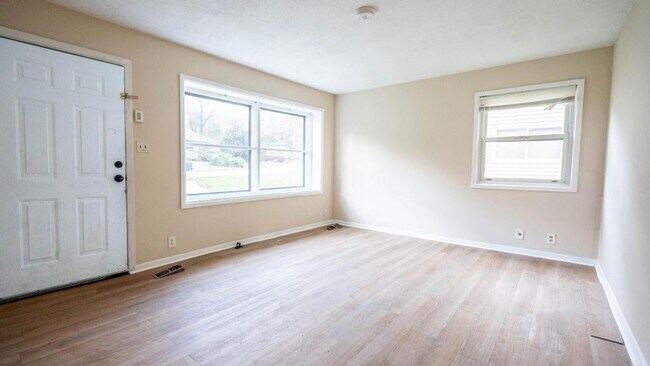 Building Photo - 801 Biddle St