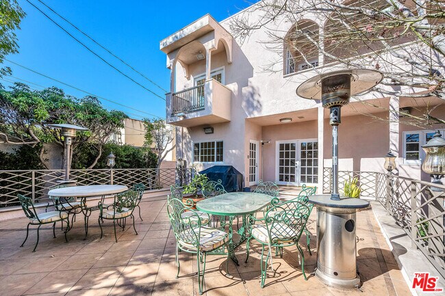 Building Photo - 10810 Rochester Ave