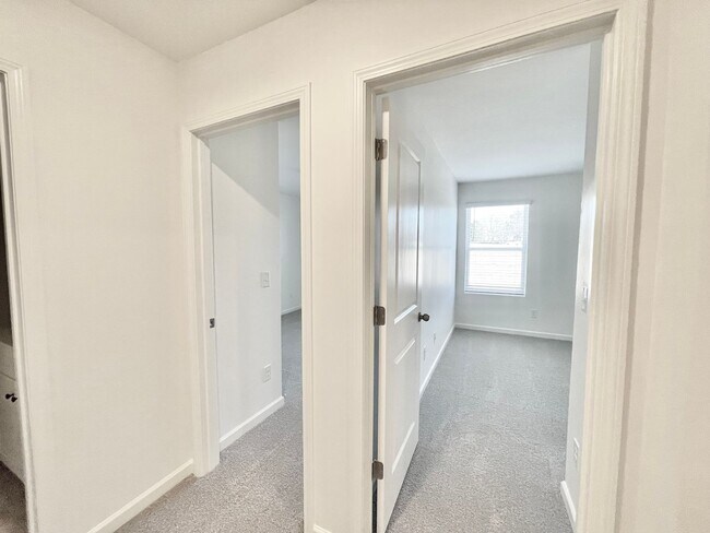Building Photo - Spacious 3 Bedroom Townhome minutes from I-85 - AVAILABLE OCTOBER 2026
