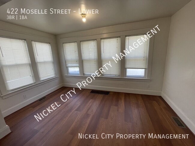 Building Photo - 422 Moselle St