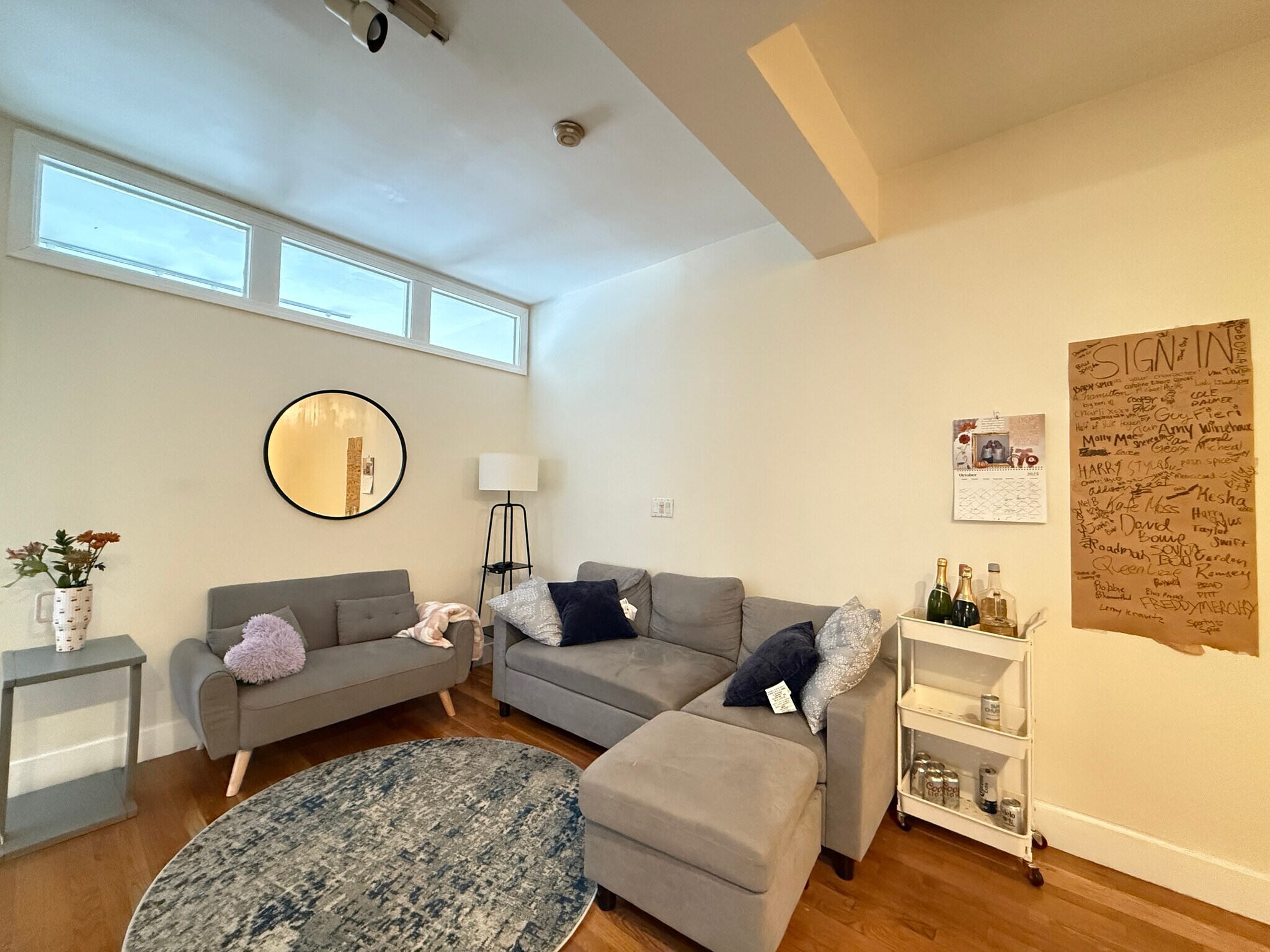 Building Photo - 318 Saint Paul St