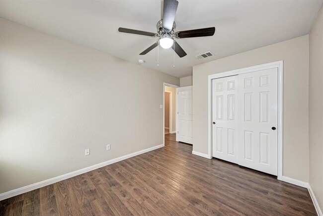 Building Photo - 18613 White Water Cove