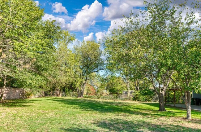 Building Photo - 3808 Piedmont Rd